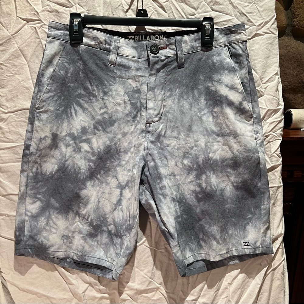 Billabong board shorts,